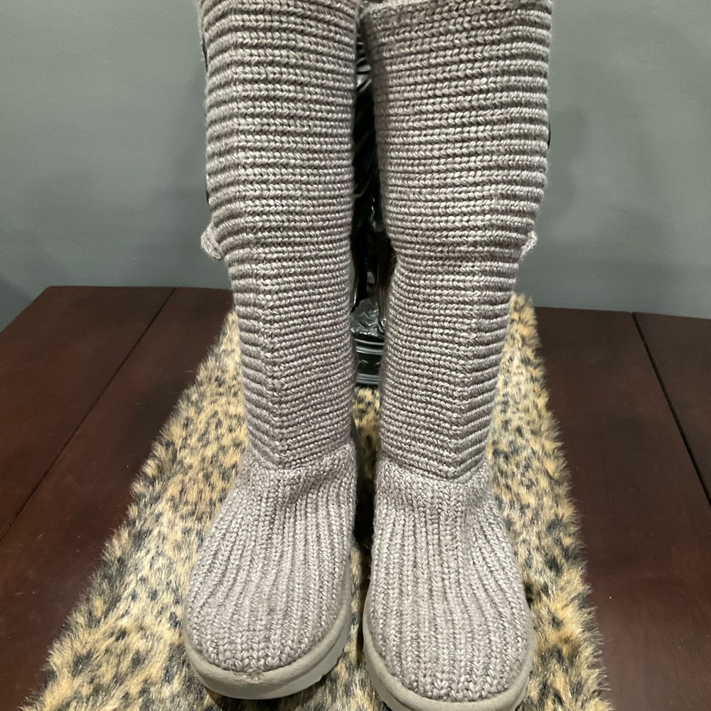 UGG CARDI THREE BUTTON BOOTS